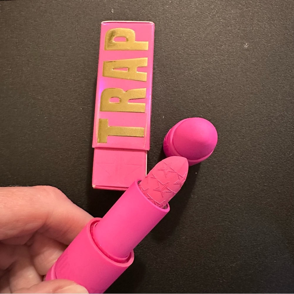 Jeffrey Star Velvet Trap Lipstick - Picture 2 of 3